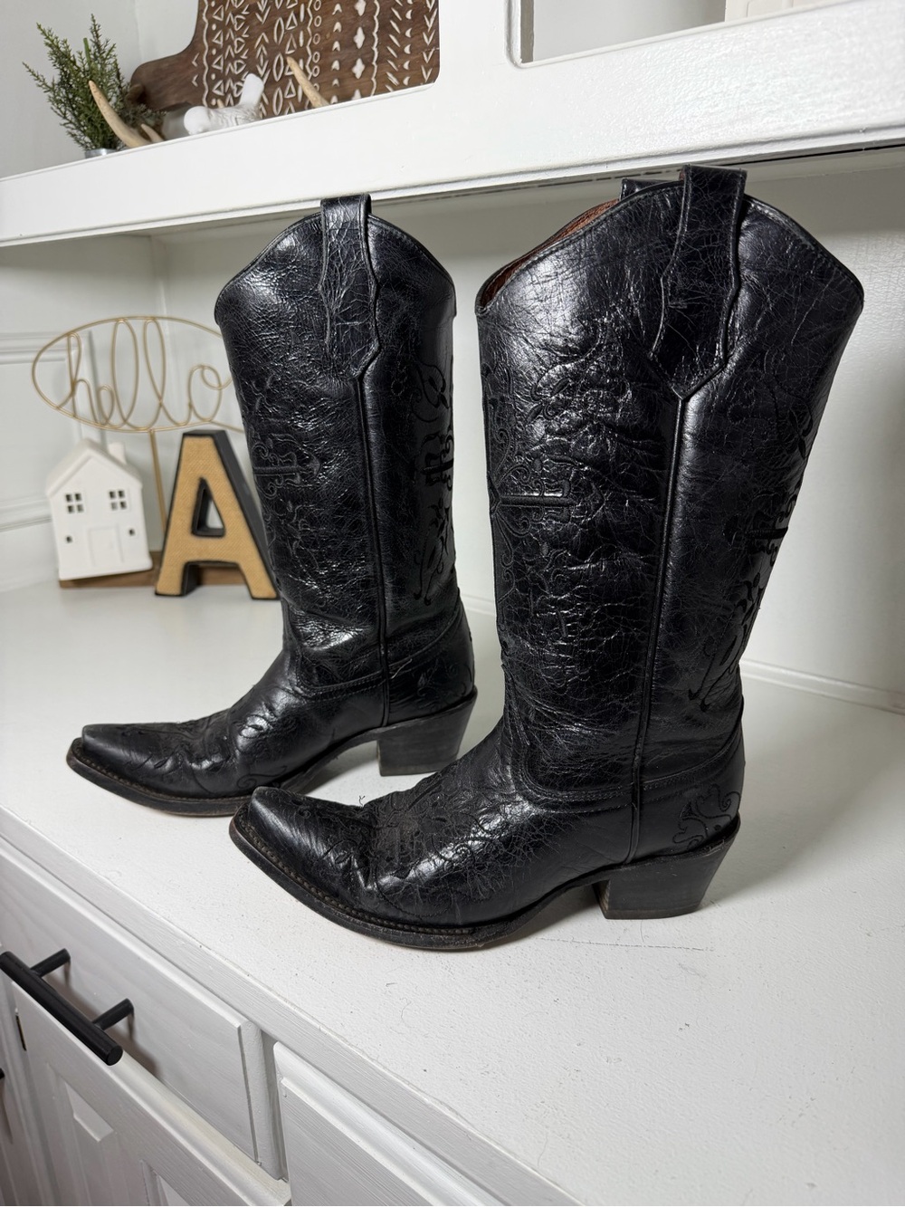 Circle G by Corral Women's 8 Black Leather Cowboy Boots Embroidered Western Snip